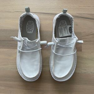 Hey Dude Women’s White & Sage Wendy Stretch Canvas Shoes